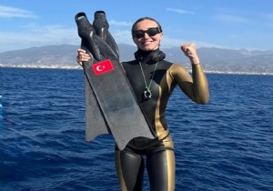	 Dnya Rekortmeni ahika Ka'da Yine Cotu